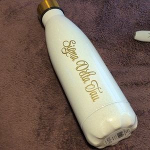 New Not Used Sigma Delta Tau Waterbottle